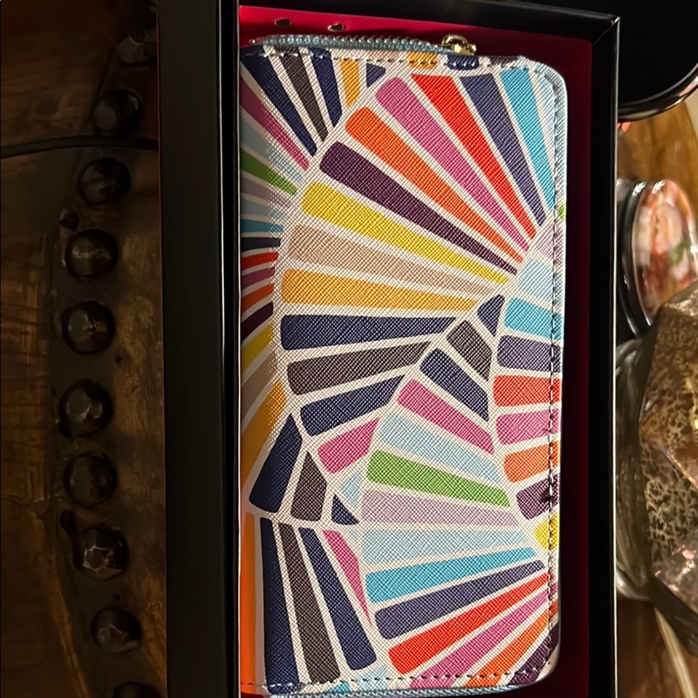 NWB Trina Turk Colorful Geometric Pattern Wallet Large size